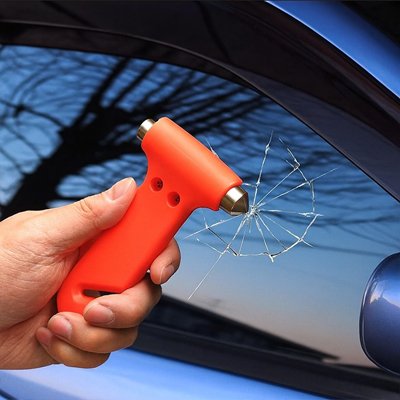 Brise vitre et coupe ceinture